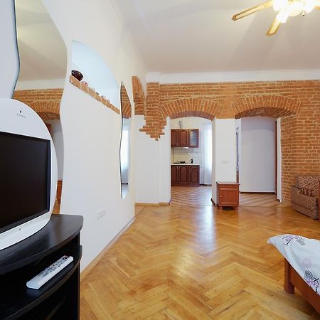 Apartment On Staroyevreiska,5 Lviv Buitenkant foto